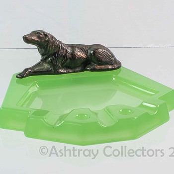 Jadeite Dog Ashtray - Tobacciana