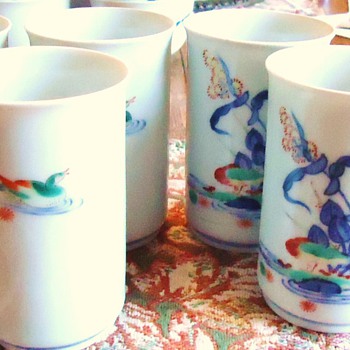 6 Tall Japanese Tea cups Age? probably (guess) 40's or 50's?