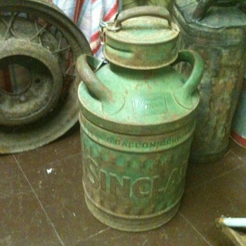 Embossed 5 Gallon Sinclair Oil Can - Petroliana