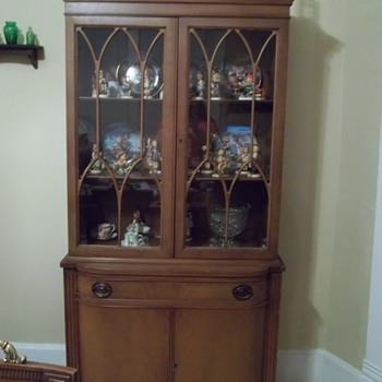 hummel collection and hutch