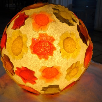 60's - 70's Lucite Flower hanging lamp