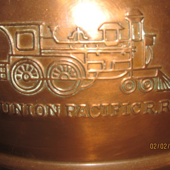Union Pacific R.R spittoon - Railroadiana