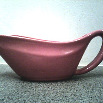 Bauer Pottery USA Los Angeles / Rose "Aladdin" Sauce Boat / Circa 1930's - Art Pottery