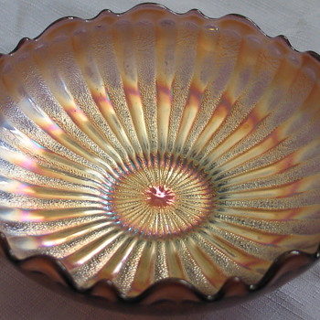 Small Carnival Bowl - Glassware