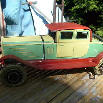 CLOCKWORK VINTAGE 1930s SEDAN.made in england - Model Cars