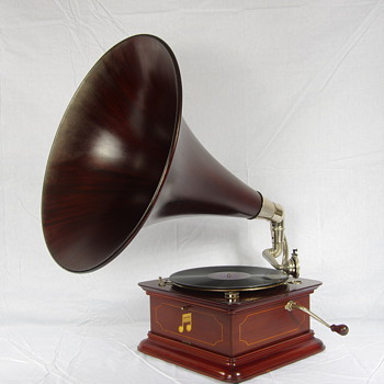 Columbia gramophone C1910 - Records