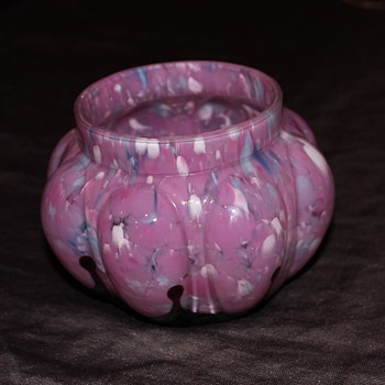 Art Deco Ruckl Lavender Shimmy? - Art Glass