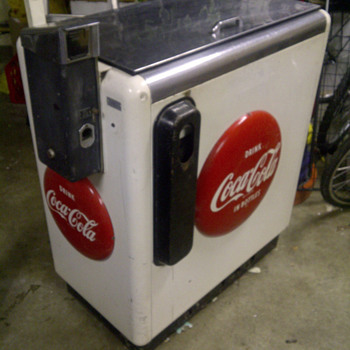 Can anyone tell me a little more about this Coke Machine?