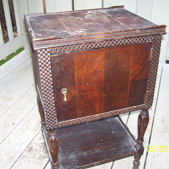 smoke stand 1800s  - Furniture