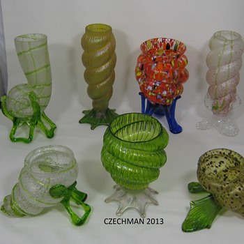 MY KRALIK SHELL COLLECTION CZECHOSLOVAKIA CA. 1900 AND ONE "SORE THUMB" CA 1920'S OR 30'S - Art Glass