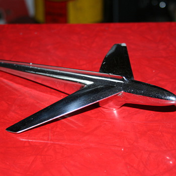 Ford crestline 1952 ornament