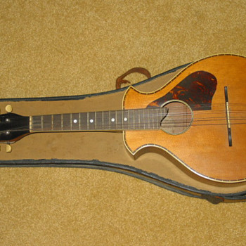 Orphan Mandolin without a name 