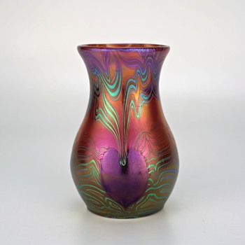 Loetz Unknown Phänomen Genre, signed. - Art Glass