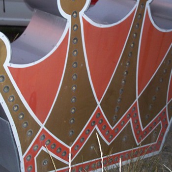 Sign Crown with 116 lights on each side! 232 Lights!  - Signs