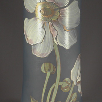 A Montjoie or Legras enameled glass vase ? - Art Glass