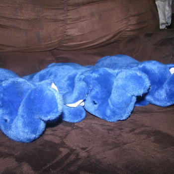 Royal blue Peanut TY plush - Animals
