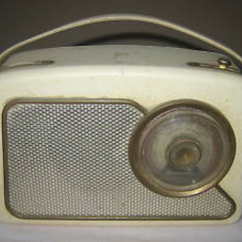Dansett RT111 Portable transistor radio - Radios