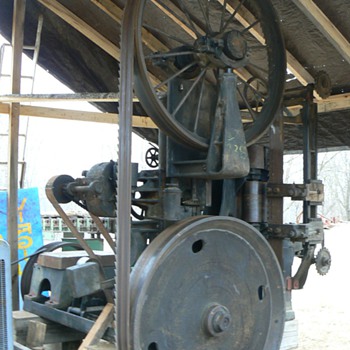 Vertical Band Re-Saw