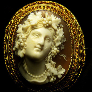 Lovely full faced cameo of Aridine - Victorian Era
