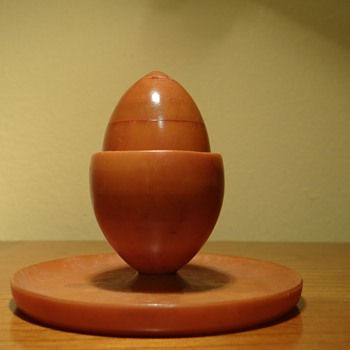 BAKELITE - HARDBOILED EGG HOLDER AND SALT SHAKER  - Art Deco