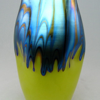Loetz Ausführung Vase in Yellow with Blue Drips - Art Glass