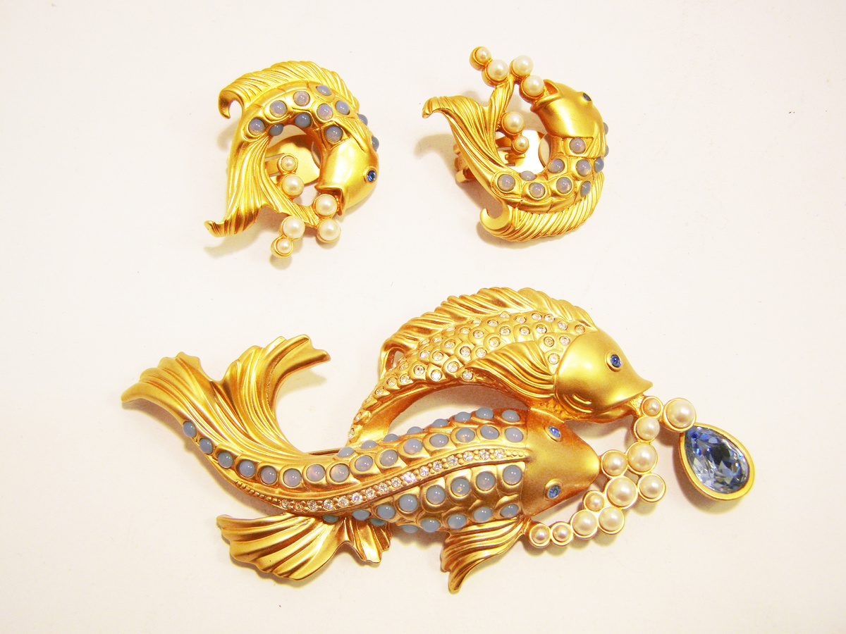 Vintage Elizabeth Taylor for Avon "Sea Shimmer" Demi Parure Collectors Weekly