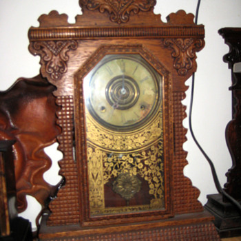 Antique american 1870's Ingraham Gingerbread clock.