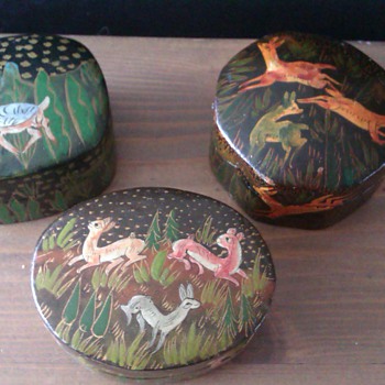 3 Old little laque boxes