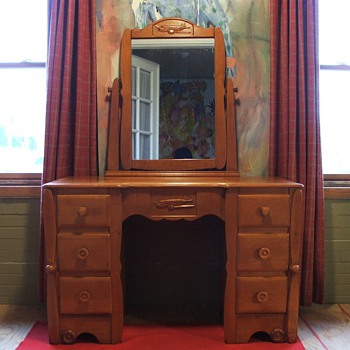 American Airlines wood desk with propellers and carved plane