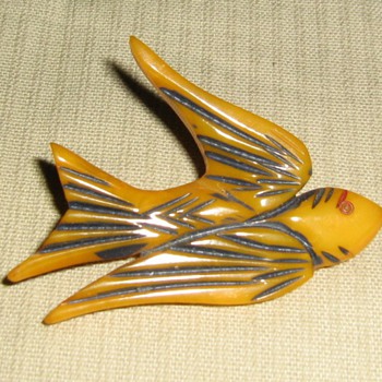 bakelite bird pin w/painted details - Costume Jewelry