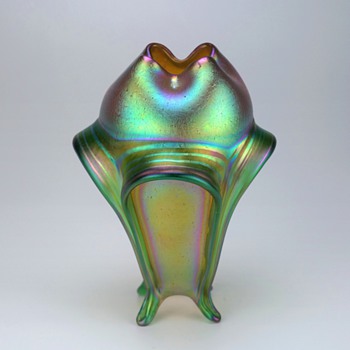 Loetz Leonidas Variant- legs instead of prunts - Art Glass