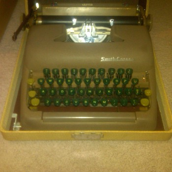 HELP - Smith Corona Sterling but with Clipper name??