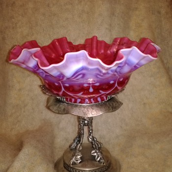 Cranberry Spanish Lace Opalescent Bowl - Art Glass