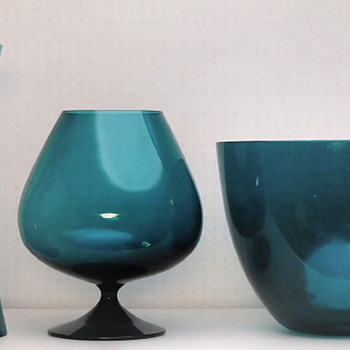 Candlesticks, cognac cup vase, bowl and vase in heliotrop color - Gunnar Ander for Lindshammar 1950s or -60s. - Art Glass
