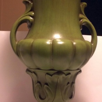 Green Royal Haeger Vase - Art Pottery