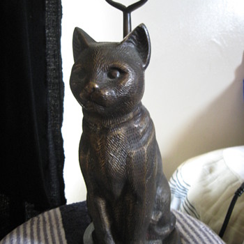 bronze cat statue hollow inside & handle on back - Animals