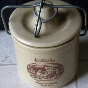 Vintage Win Schuler's Bar Scheeze Crock