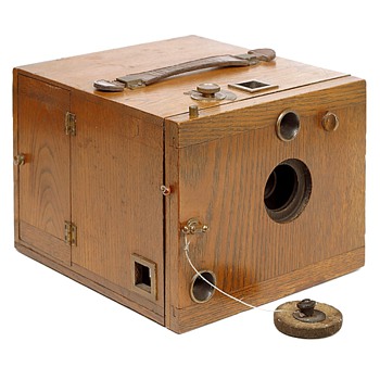 Antique Oak Detective Camera, early 1890s - Cameras