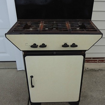 Antique 3 burner gas stove w/ oven - Kitchen
