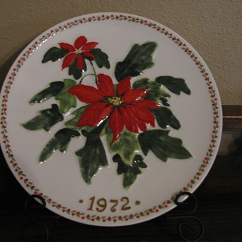 Crown Staffordshire 1973 First Edition  Plate - Christmas