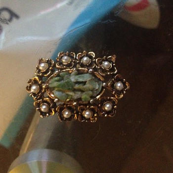 Brooch ? Any info?