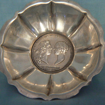 Coin dishes?