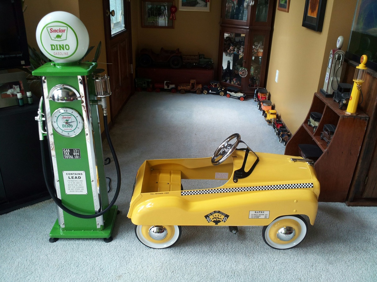My newest ( 5th ) Pedal Car and Old Fashioned Gas Pump Collectors Weekly