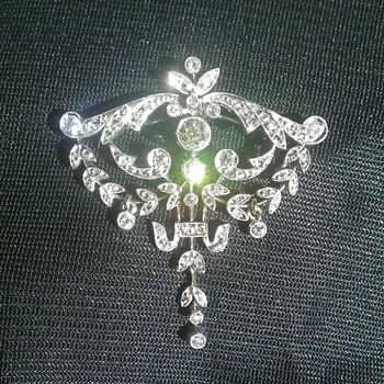 Please help me identify this brooch pendant - Fine Jewelry