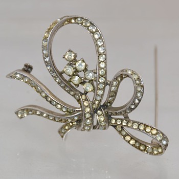 Vintage Trifari Sterling Ribbon Brooch Pin Costume Jewelry Classic