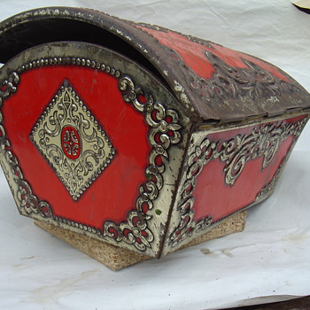 tin box - Toys