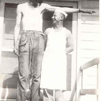 Tallest and Shortest Guys - Photographs