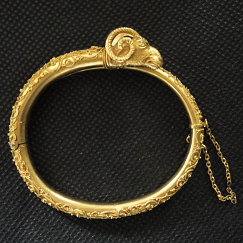 Etruscan Archaeological Revival Ram's Head Gold Bracelet, Rome 1860 - Fine Jewelry