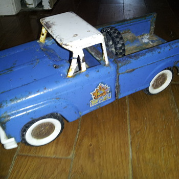 L'il Beaver Pickup from Camper set. - Model Cars
