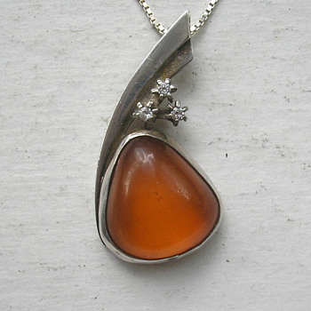 ID Help Needed On Amber Pendant.